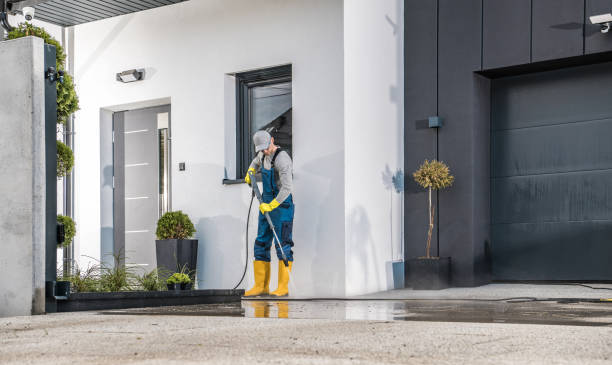 Best Animal Enclosure Cleaning  in Alderwood Manor, WA